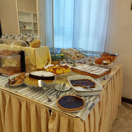 Hotel Brezza Rimini Esterno foto