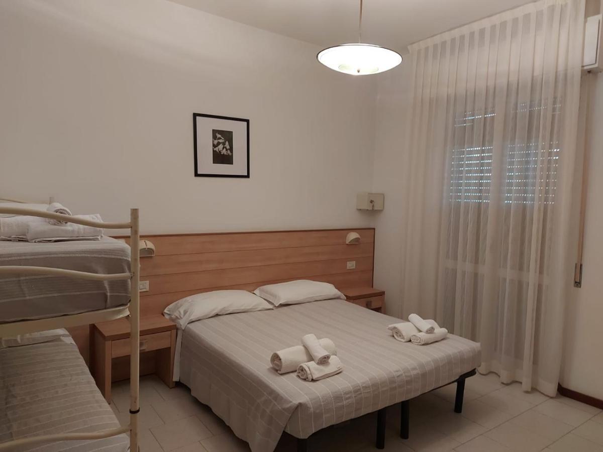 Hotel Brezza Rimini Esterno foto
