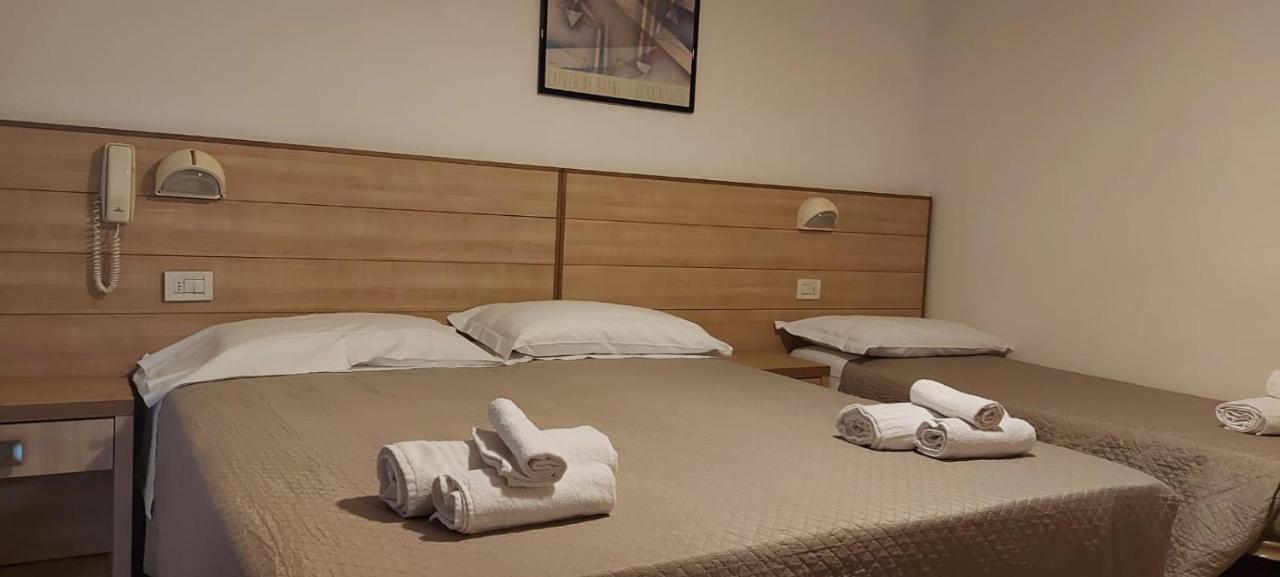 Hotel Brezza Rimini Esterno foto