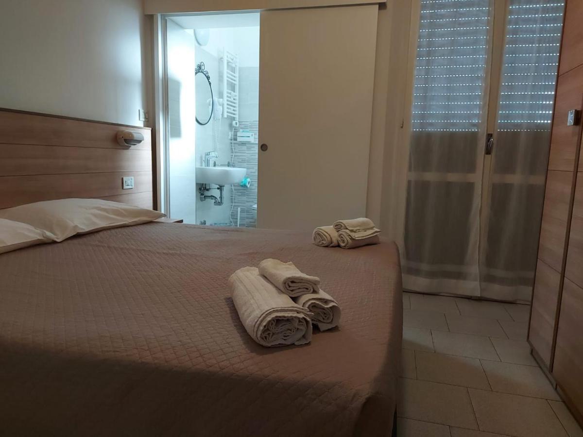 Hotel Brezza Rimini Esterno foto