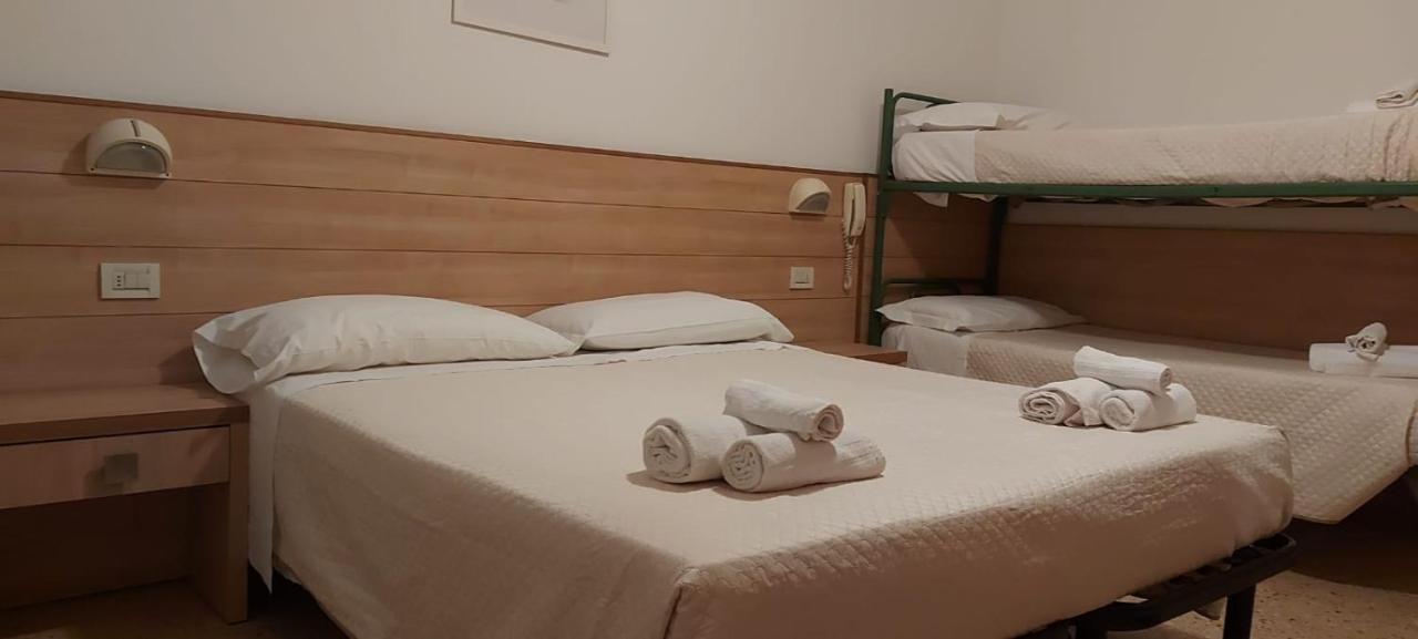 Hotel Brezza Rimini Esterno foto