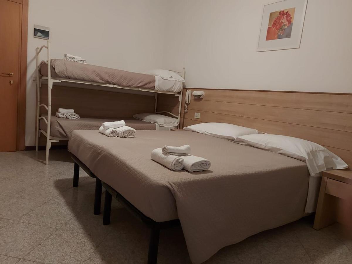 Hotel Brezza Rimini Esterno foto