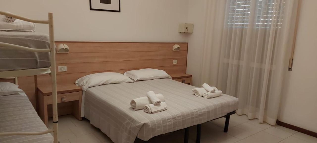 Hotel Brezza Rimini Esterno foto