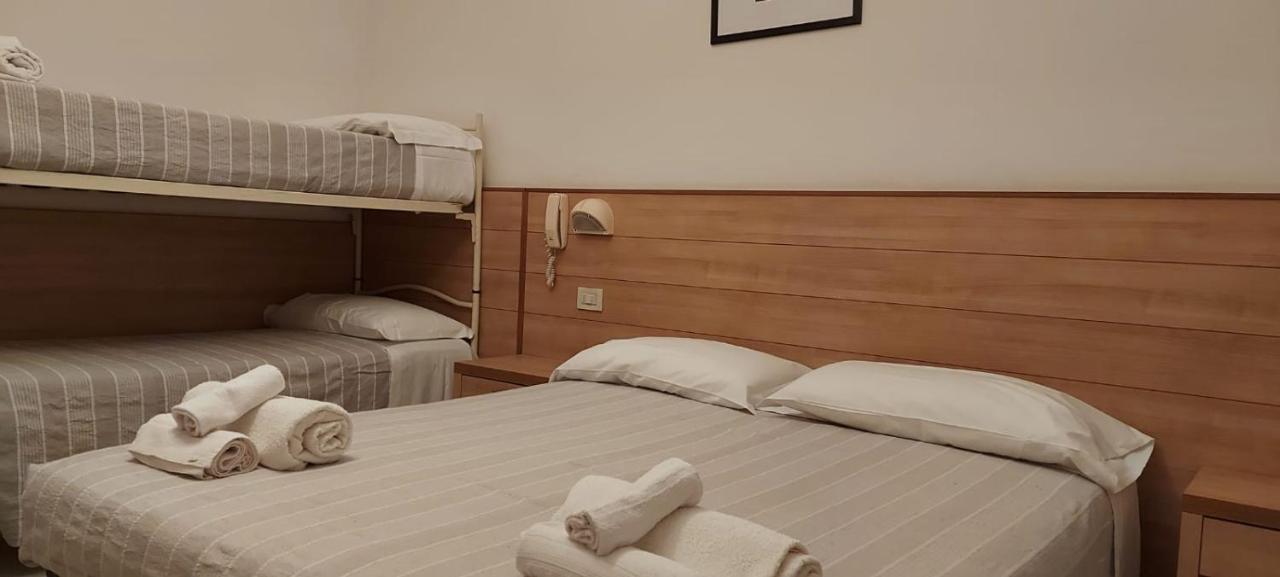 Hotel Brezza Rimini Esterno foto