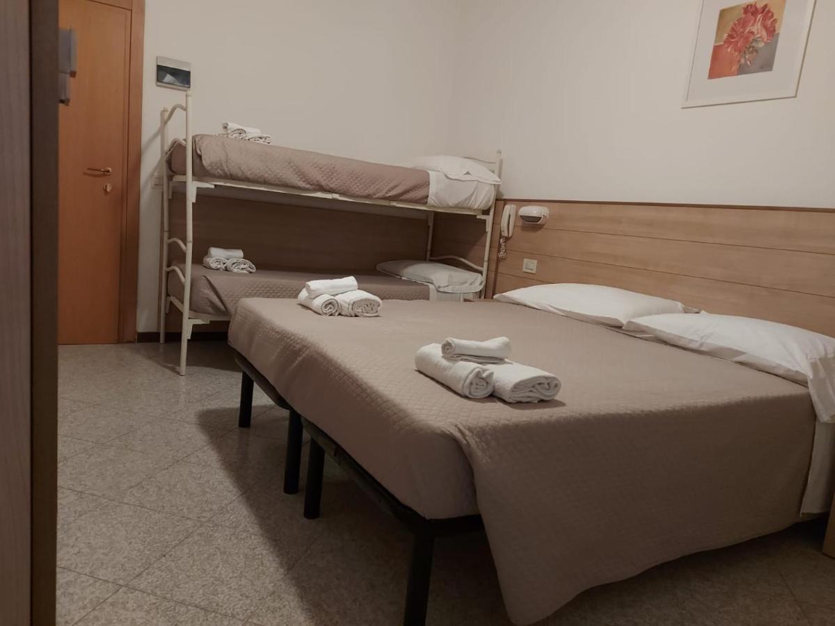 Hotel Brezza Rimini Esterno foto