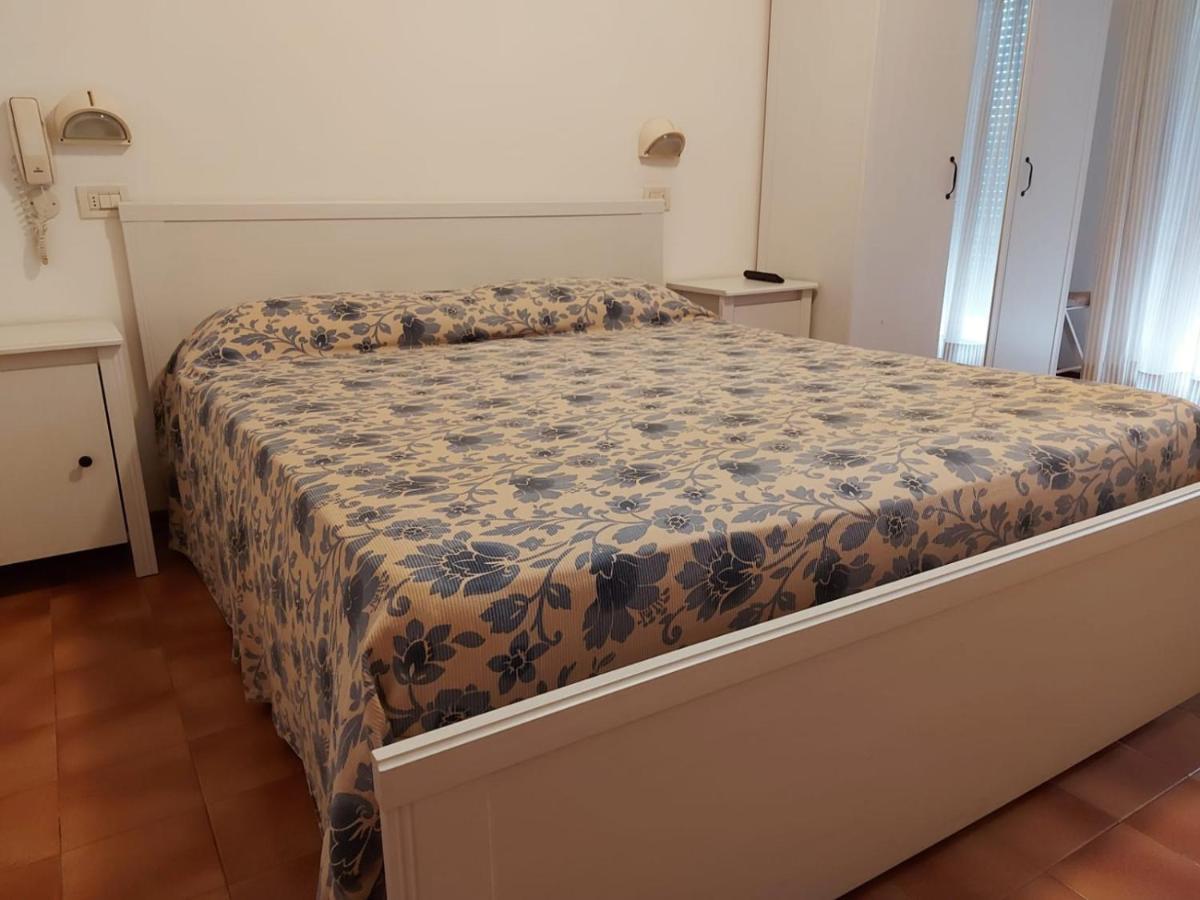 Hotel Brezza Rimini Esterno foto