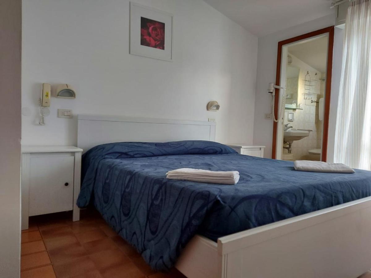 Hotel Brezza Rimini Esterno foto