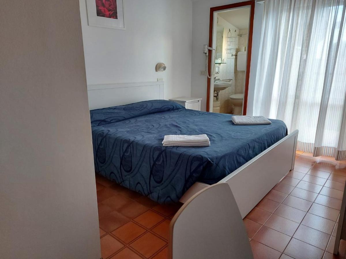 Hotel Brezza Rimini Esterno foto