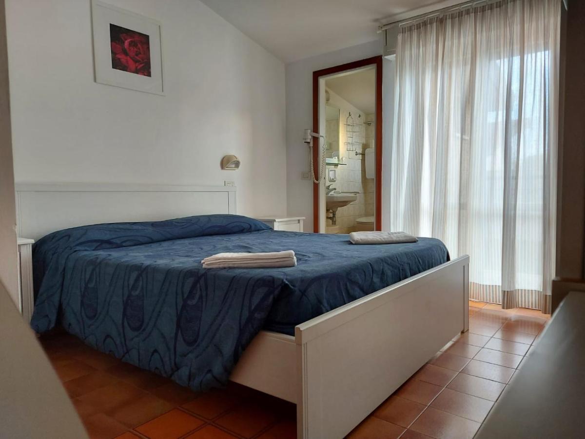 Hotel Brezza Rimini Esterno foto