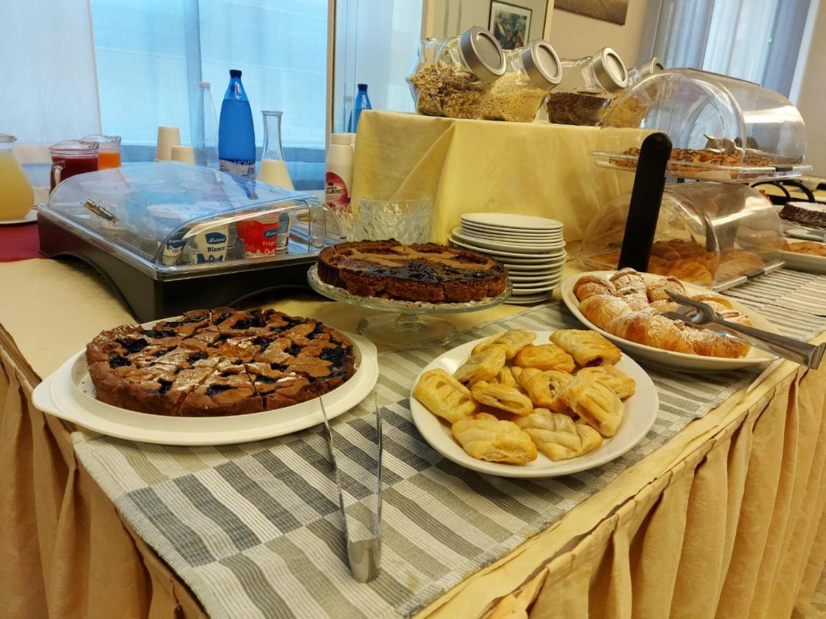 Hotel Brezza Rimini Esterno foto
