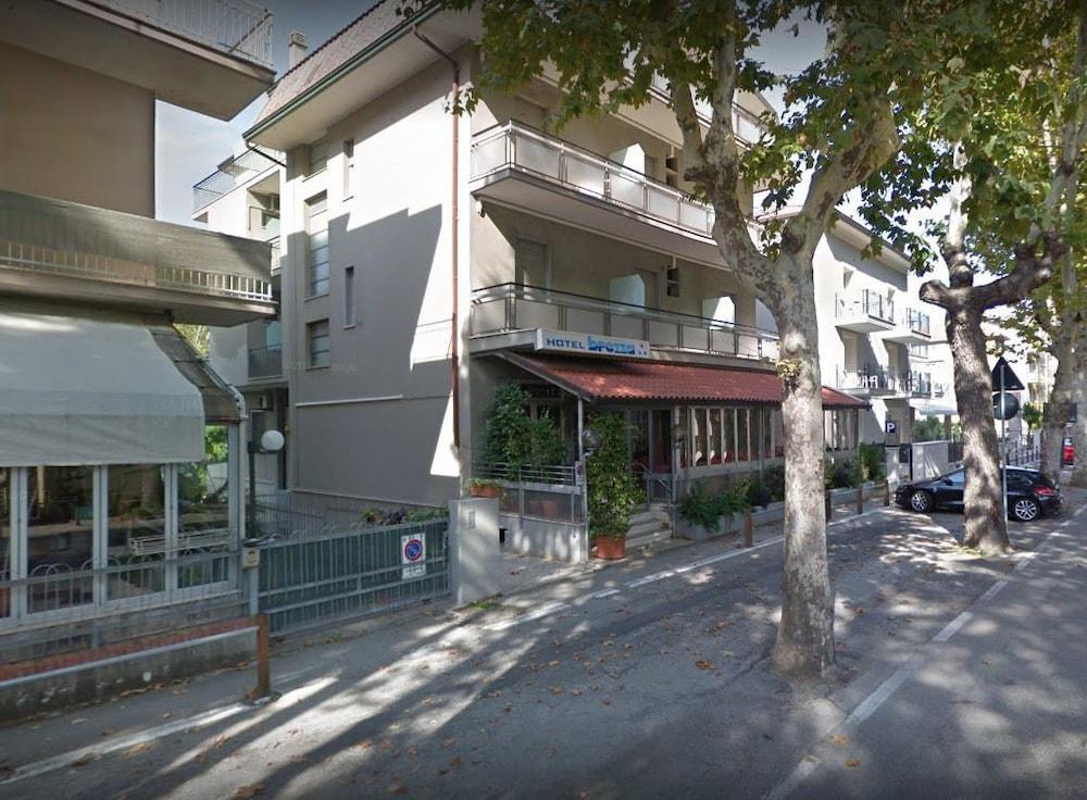Hotel Brezza Rimini Esterno foto